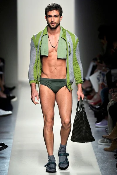 Look 30
